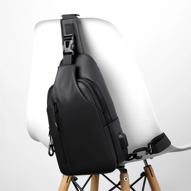 Multifunctional chest bag, men's cross bag with USB charging port and adjustable shoulder strap, suitable for daily commuting